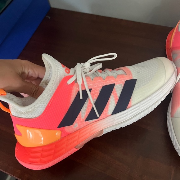 Women’s ADIDAS barricade tennis shoes - Picture 6 of 8